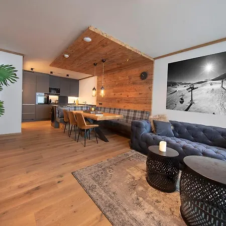 Edelweisshaus Aparthotel Konigsleiten