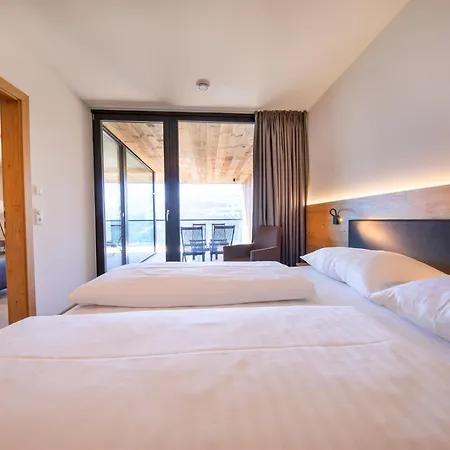 Edelweisshaus Aparthotel Konigsleiten